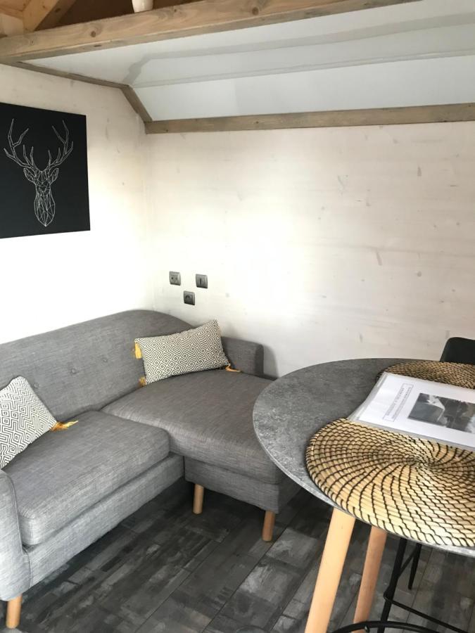 Les Nuits Insolites De La Mothe - Hebergement En Bulle Ou Tiny House Avec Spa Privatif Outremecourt Exterior photo